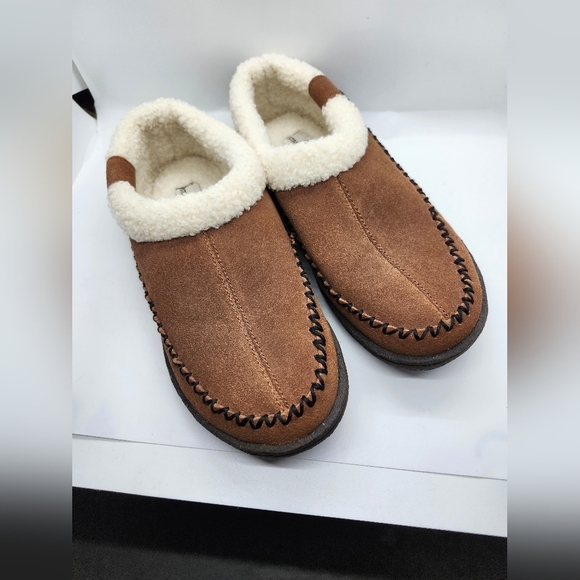 Staheekum women's cow suede NWOT plush lined slipper sz 9 - Picture 1 of 7